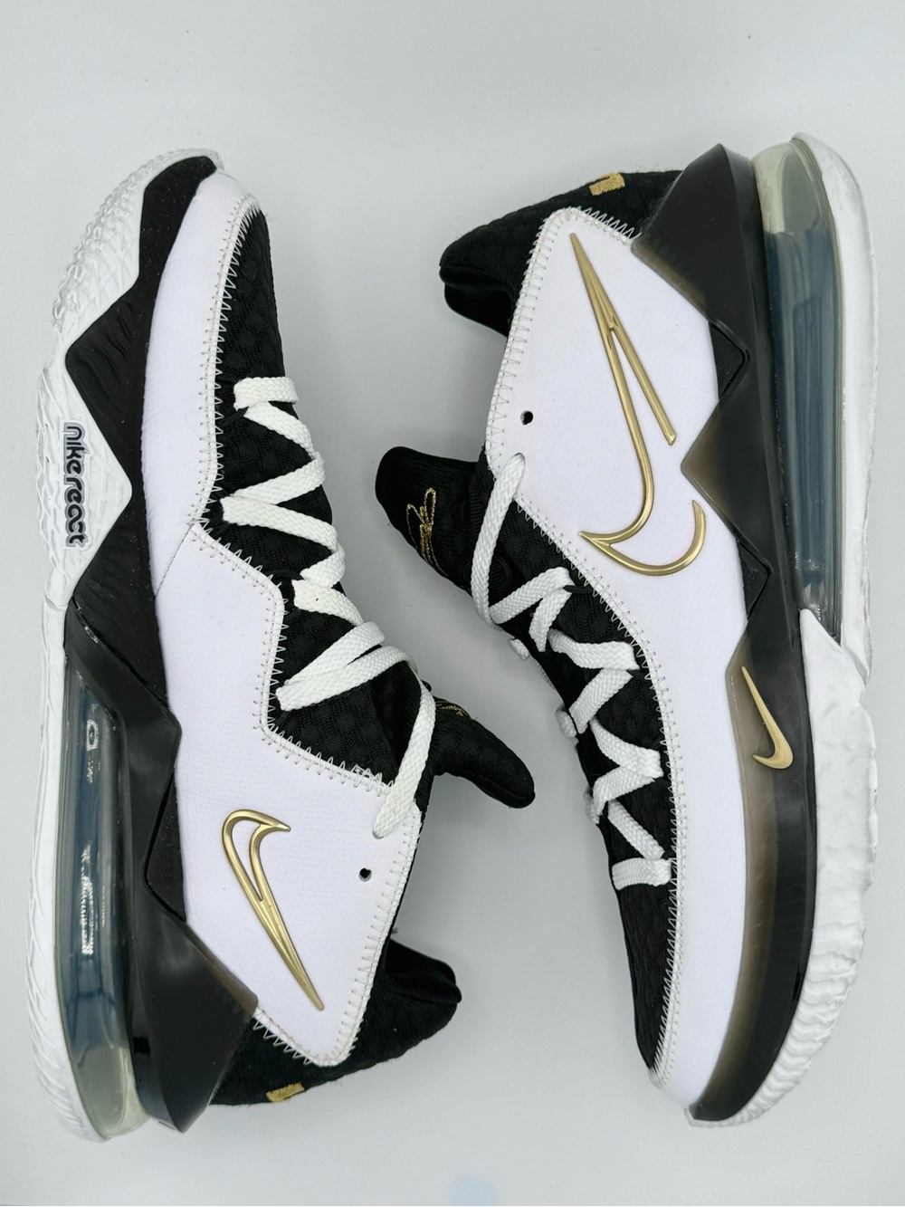 Nike Lebron 17 Low White & Metalic Gold Swoosh Men's Sneakers CD5007-101